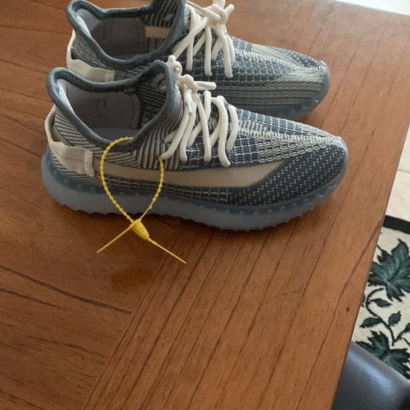 Shoes size 7 - Picture 2 of 7